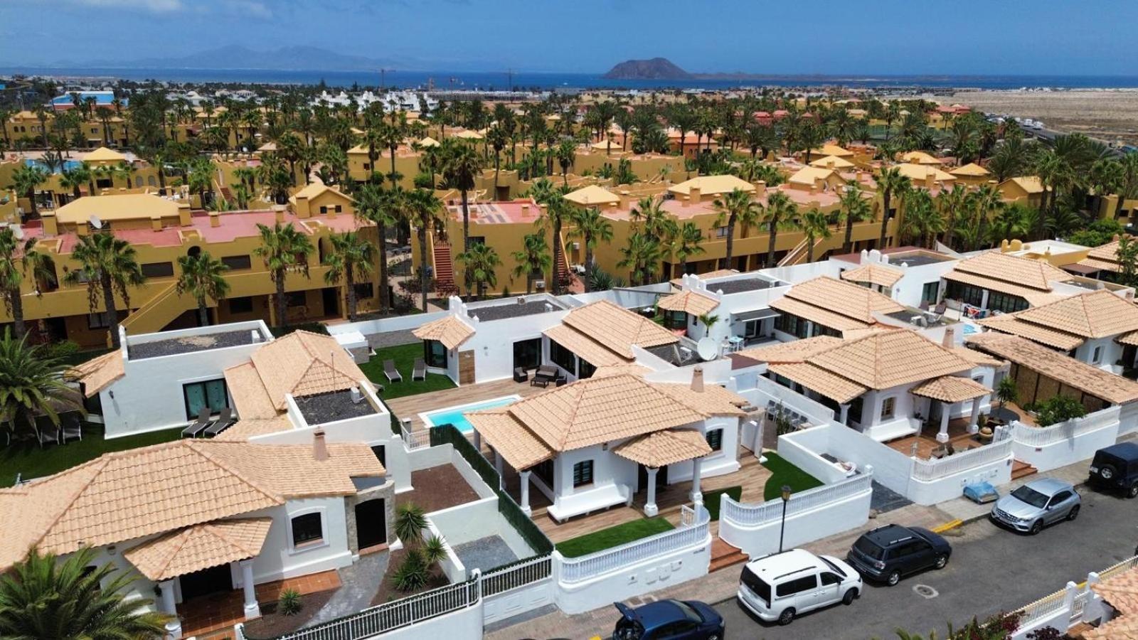 Villa Relax Deluxe Private Pool Corralejo By Holidays Home Exteriör bild